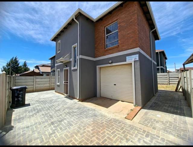 3 BEDROOM HOUSE FOR SALE IN ALBERTSDAL